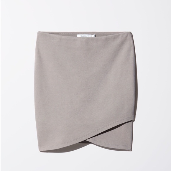 LAST DAY TO BUY!! Aritzia skirt - Picture 2 of 11